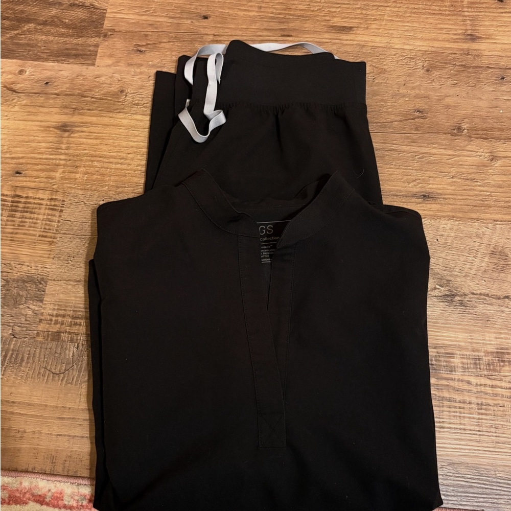 Figs Black Women's Scrub Pants & Top